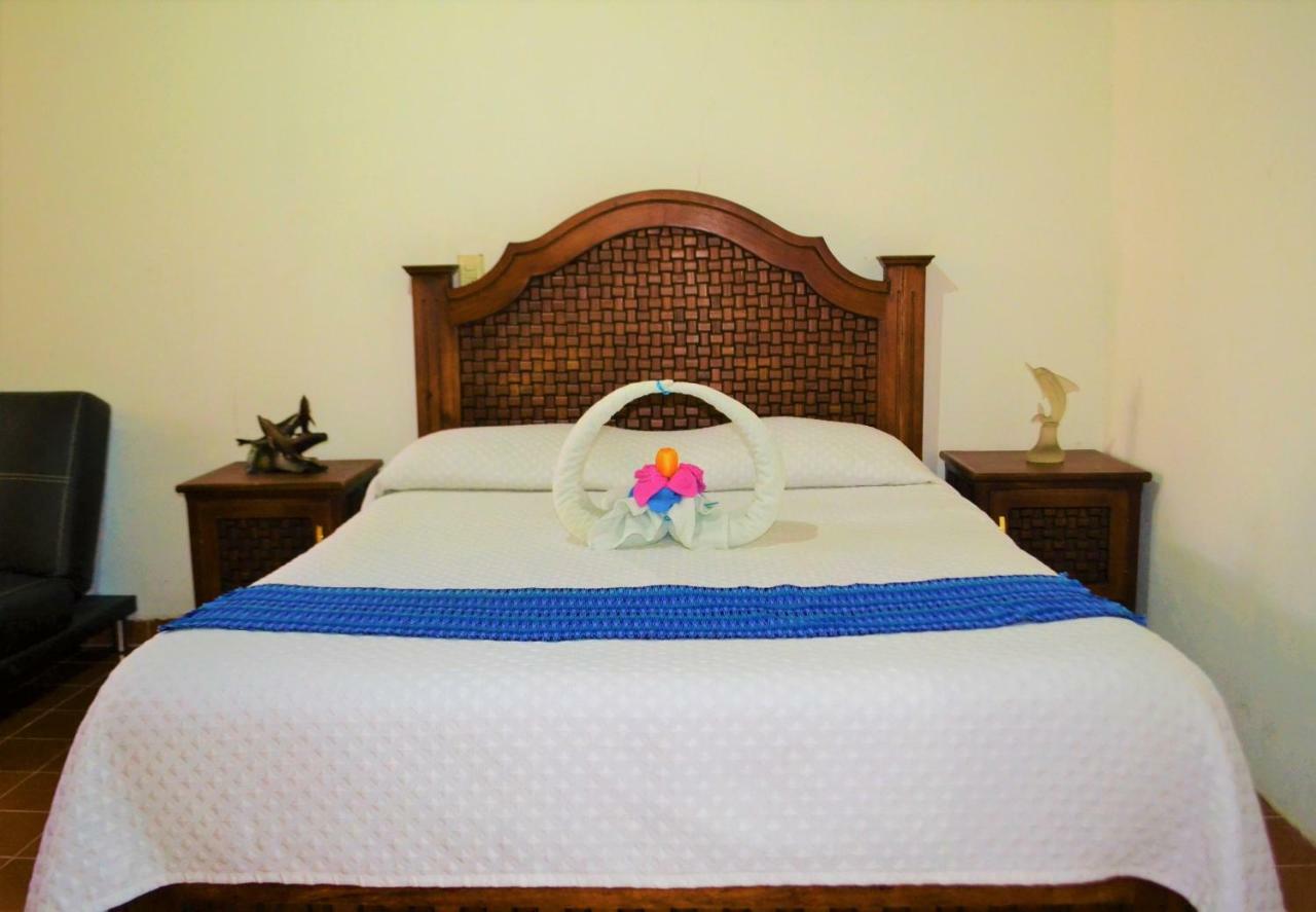 Hotel Delfin Comitan Экстерьер фото