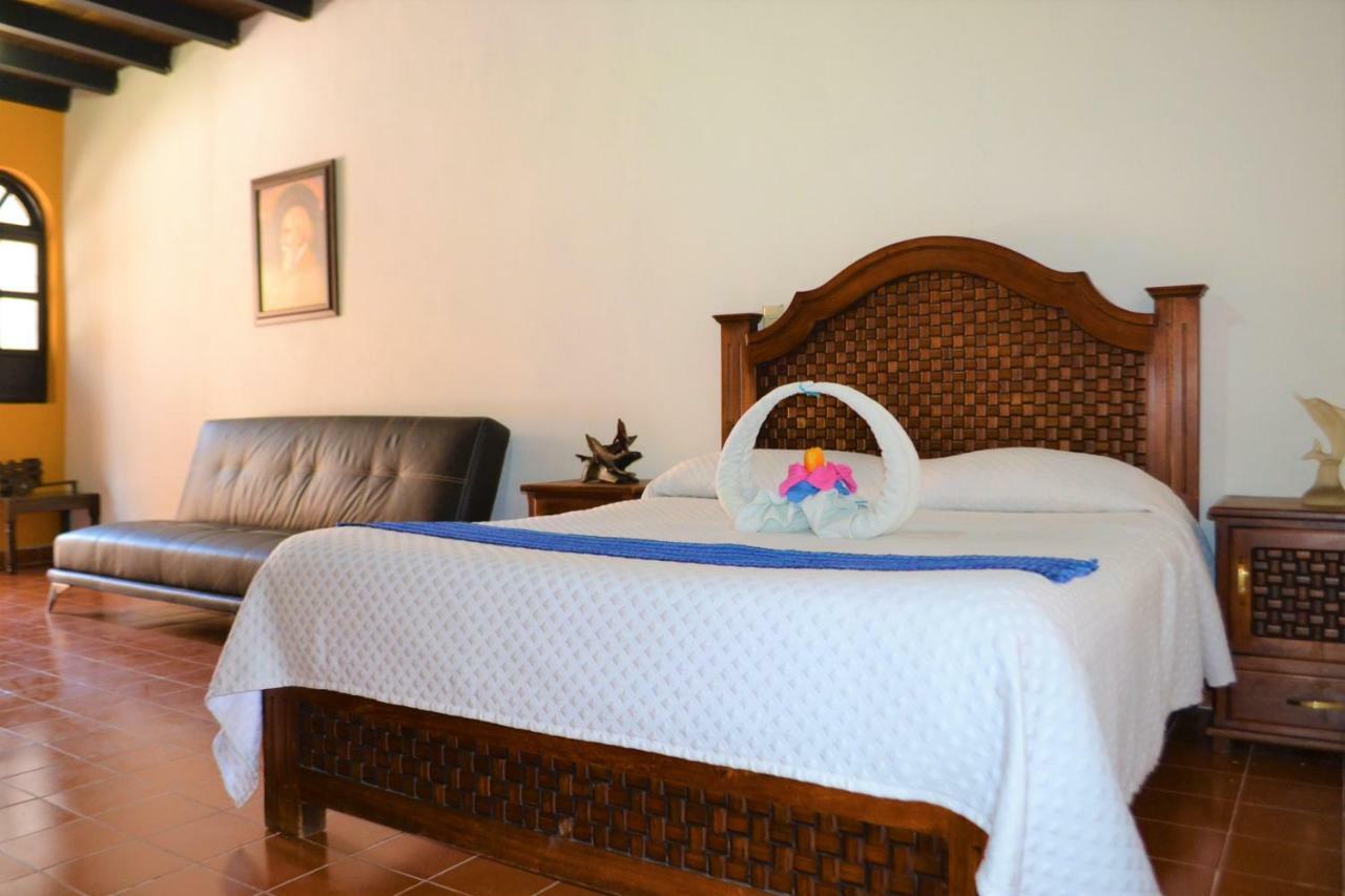 Hotel Delfin Comitan Экстерьер фото