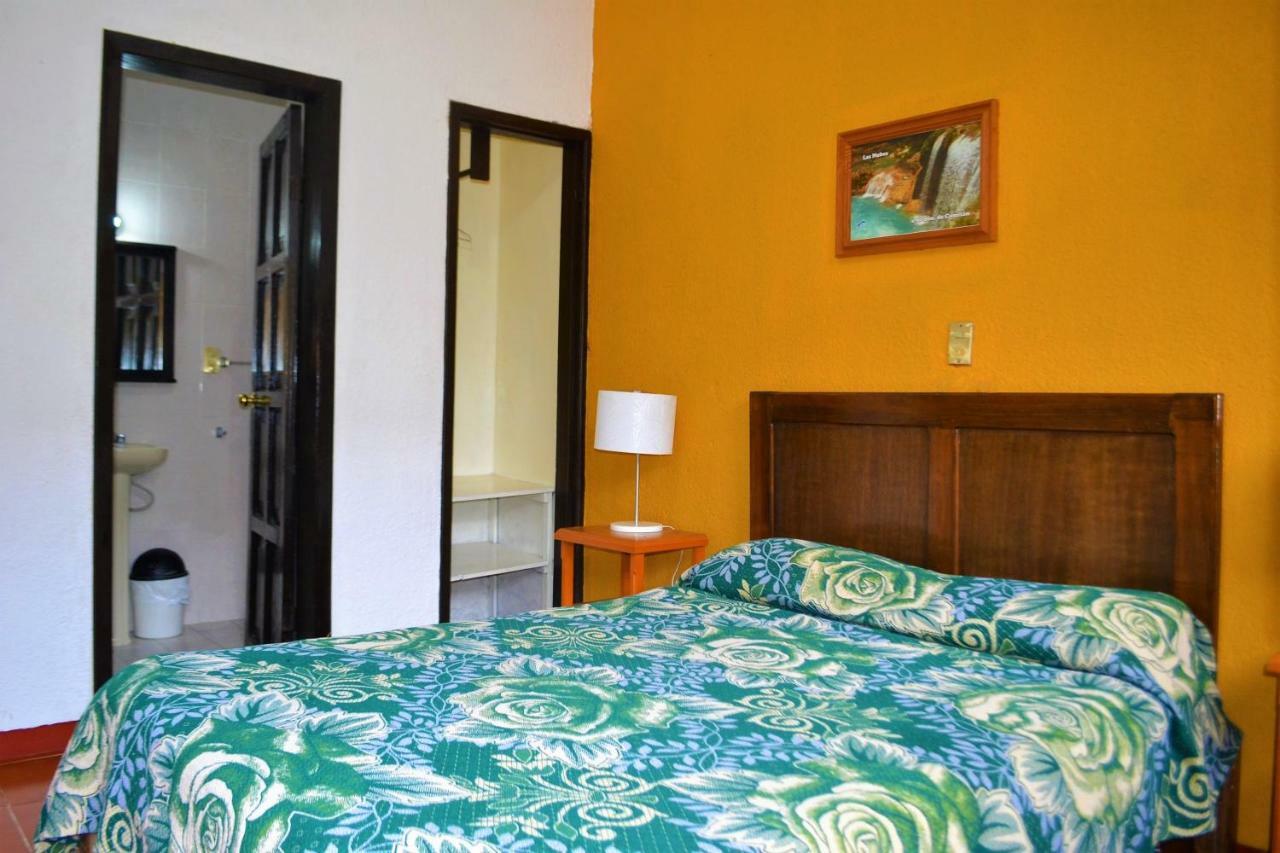Hotel Delfin Comitan Экстерьер фото