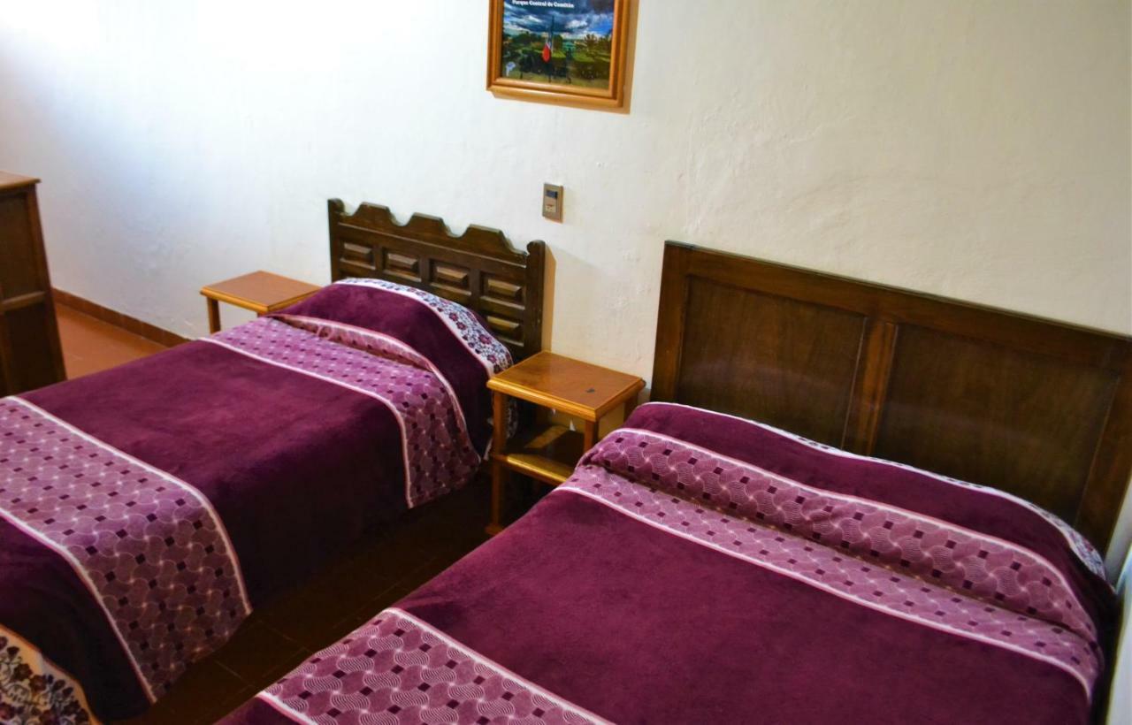Hotel Delfin Comitan Экстерьер фото
