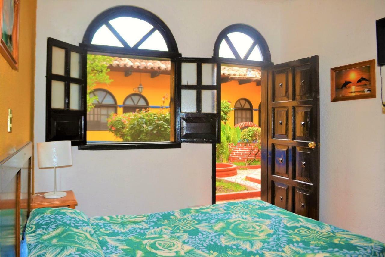 Hotel Delfin Comitan Экстерьер фото